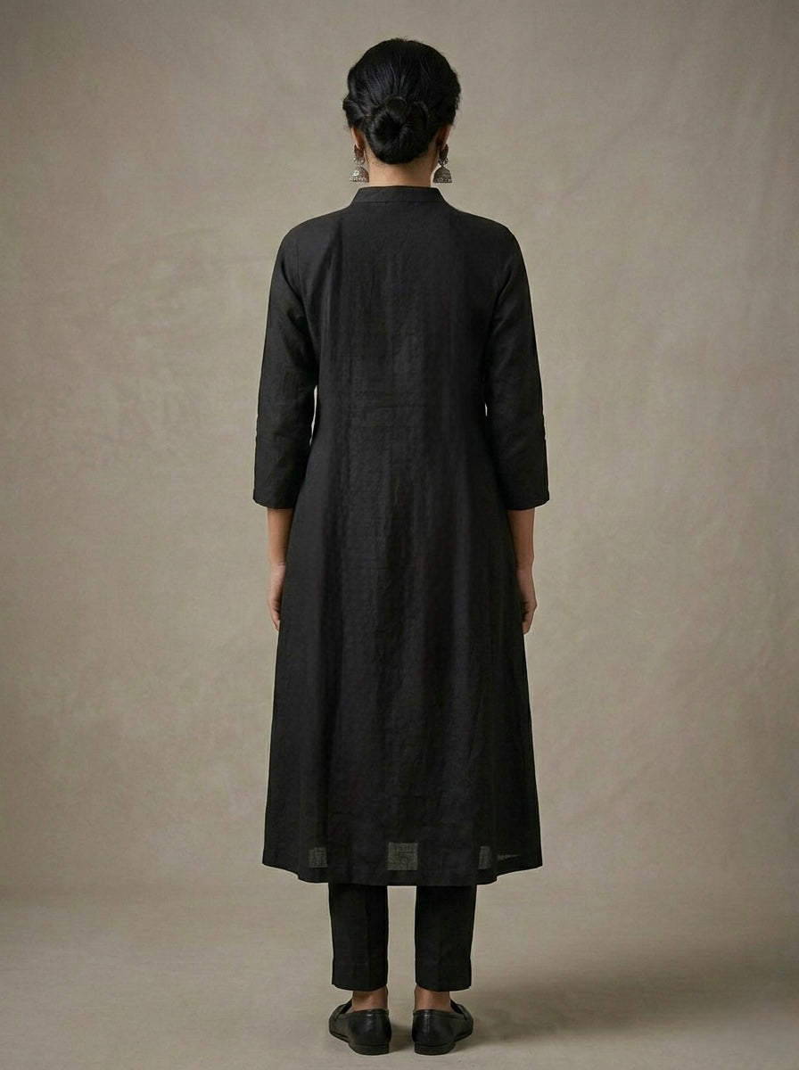 MIDNIGHT KURTHA SET WITH FLORAL ORAGANZA DUPPATA