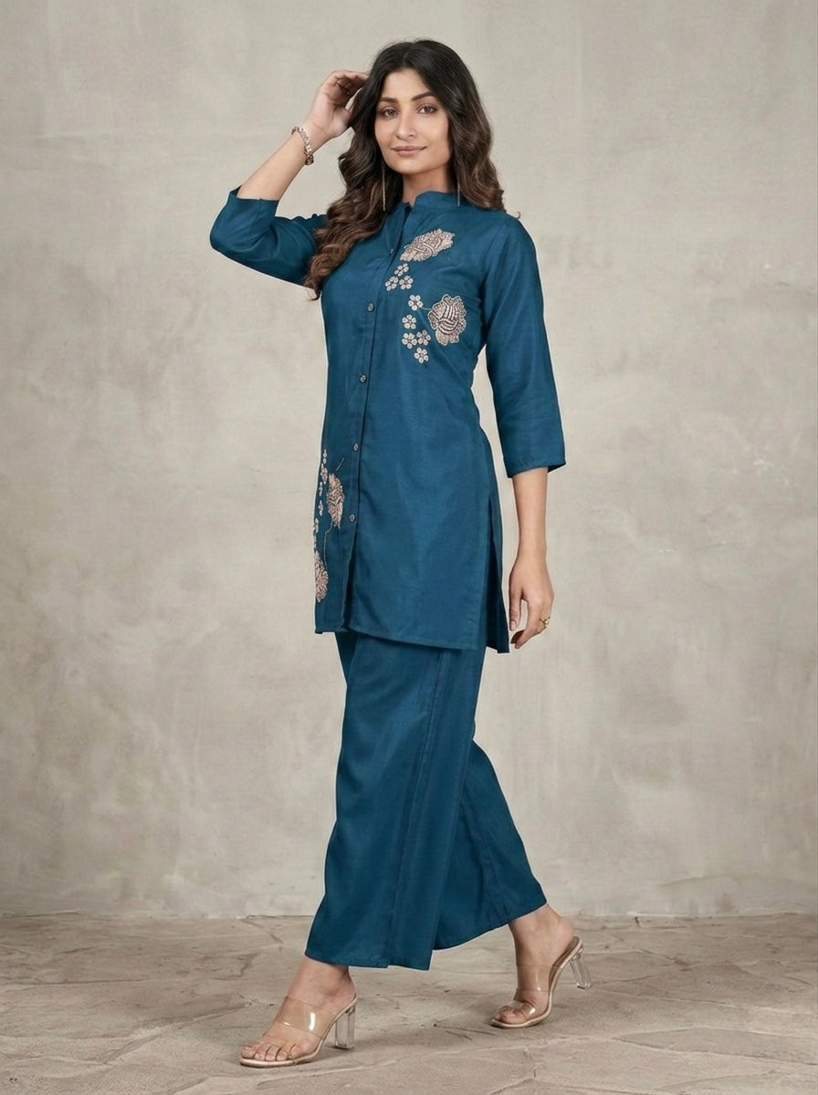 BLUE WITH WHITE FLORAL VARTICAN CORDSET