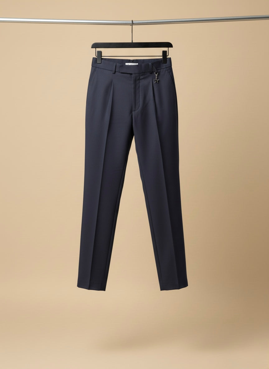NAVY PLEATED SLIM FLIT TROUSERS